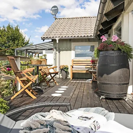 Front In With House Sea View * 아센스
